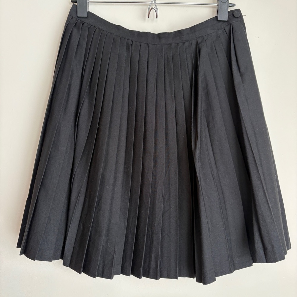 Vintage French Pleated Mini Skirt in Black